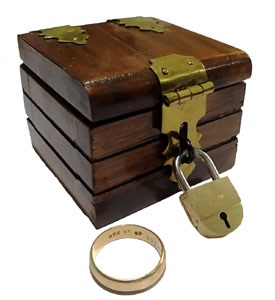 Ring Box Wood with Lock